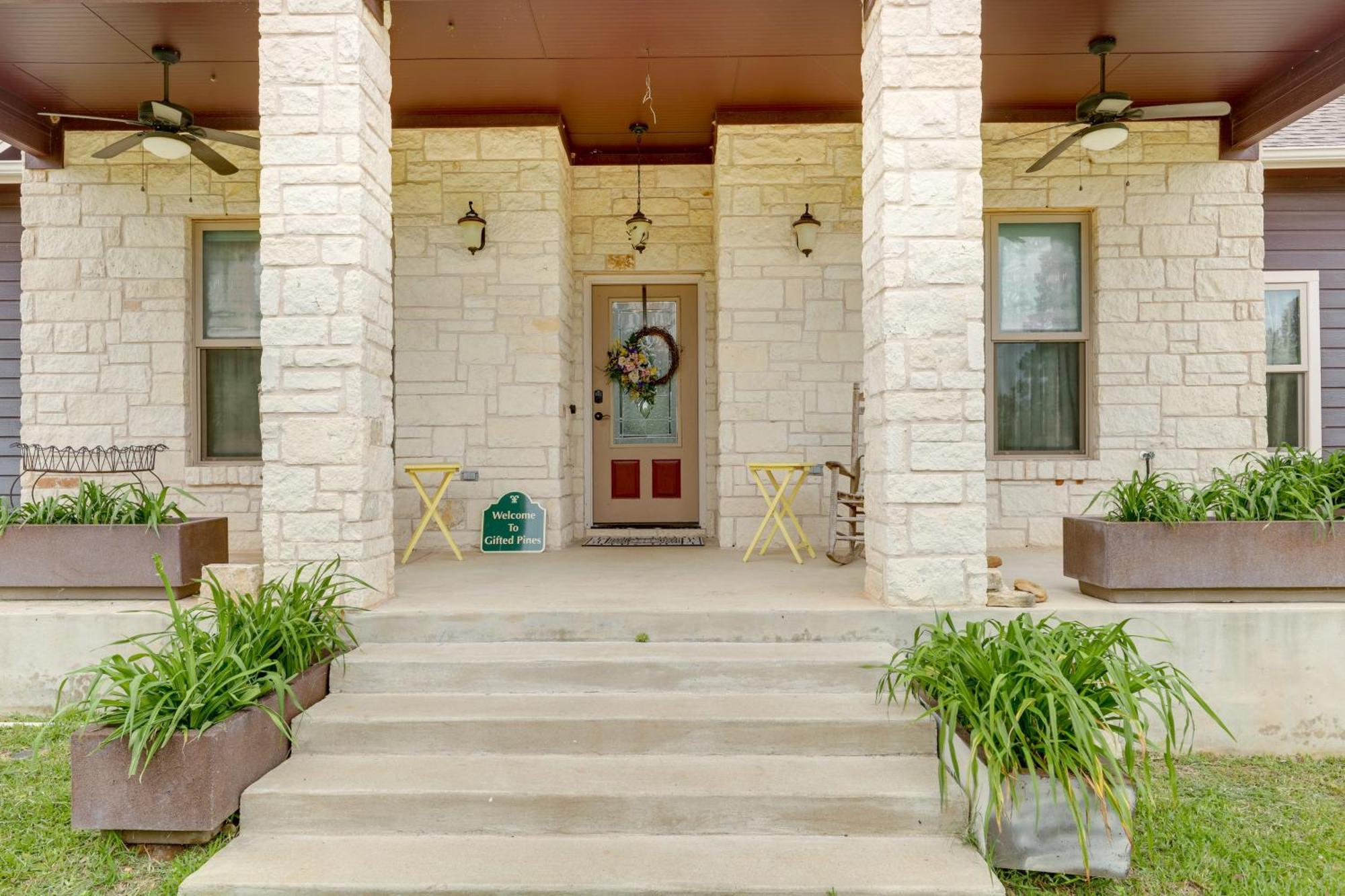 Sunny Smithville Getaway With Pool And Hot Tub! Exterior photo