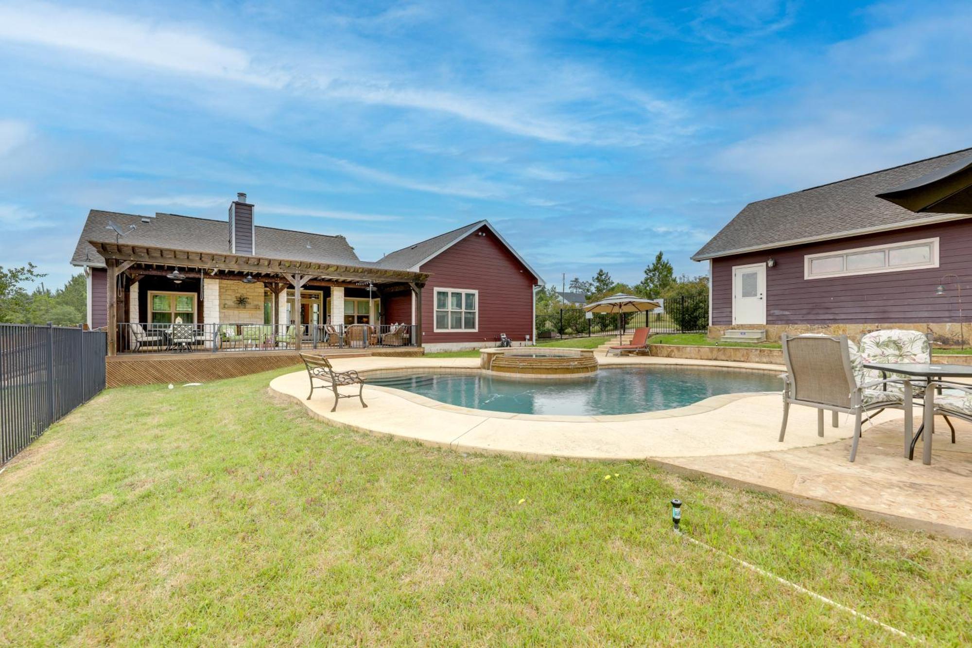 Sunny Smithville Getaway With Pool And Hot Tub! Exterior photo
